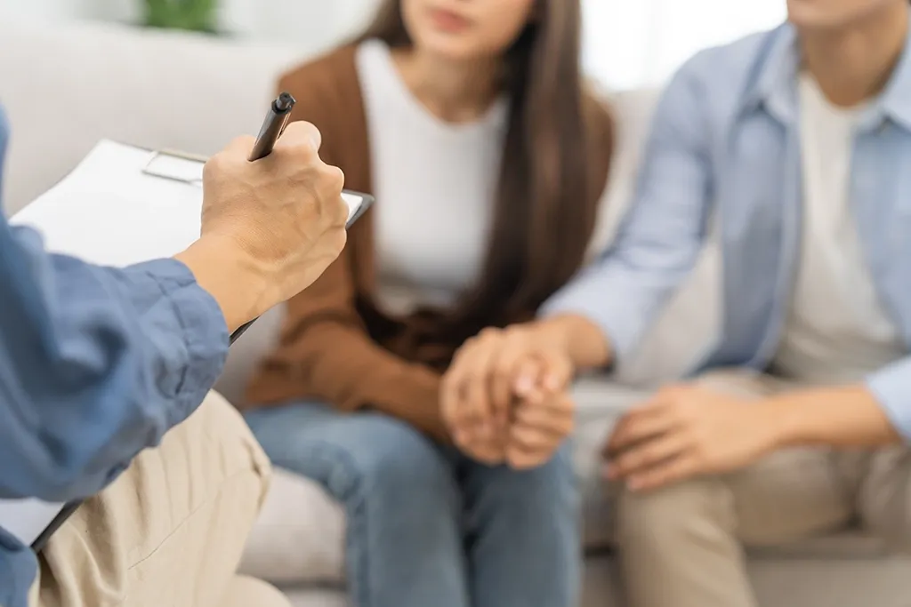 Kapankah Pasangan Menikah Harus Berkunjung Ke Pusat Fertilitas atau Dokter